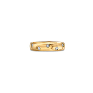 Speck Band Ring with Round Lab Diamonds